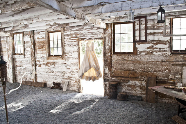 Real-Style-Shoot-Outdoor-Farm-Barn-Rustic-Chic-Eco-Friendly-Green-Weddings-Eco-Beautiful-Weddings Real Style Shoot Outdoor Farm Barn Rustic Chic Eco Friendly Green Weddings Eco Beautiful Weddings